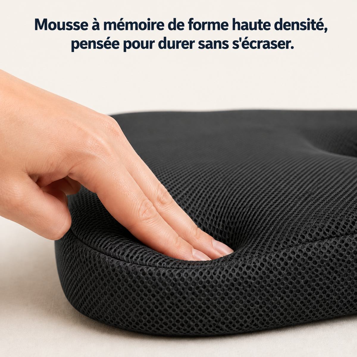 Coussin coccyx ergonomique Sedio, housse en maille respirante noire