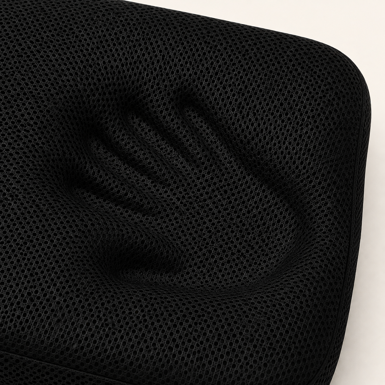 Empreinte laissée dans la mousse à mémoire de forme